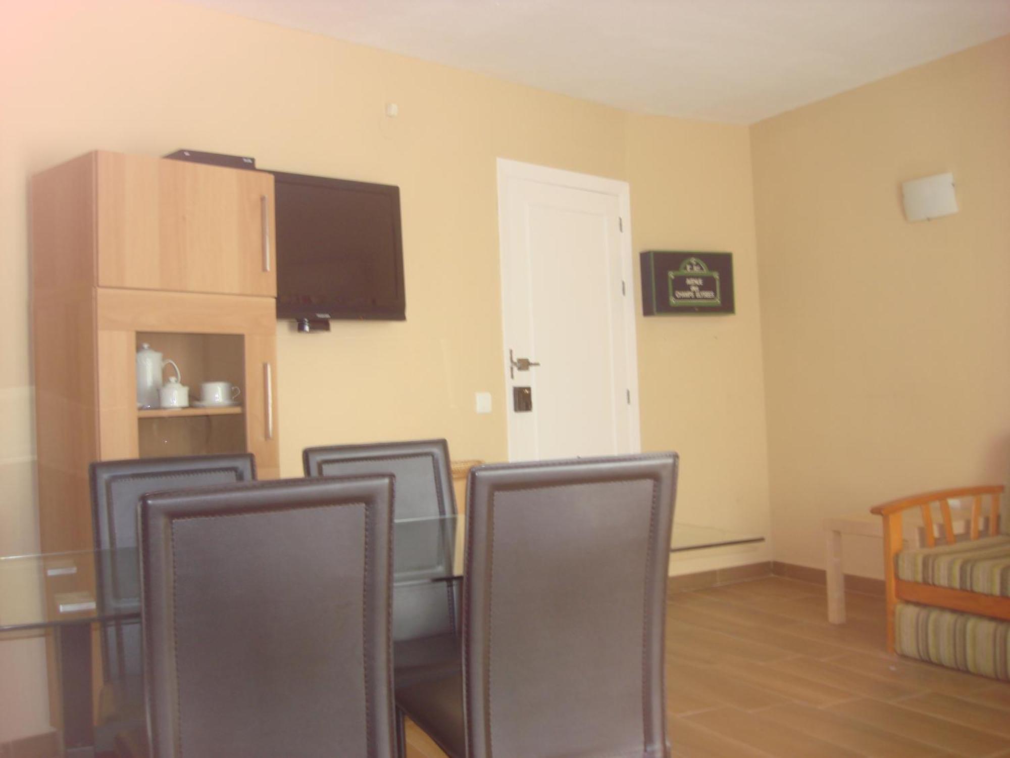 Apartamentos Sol Y Playa Torremolinos Oda fotoğraf